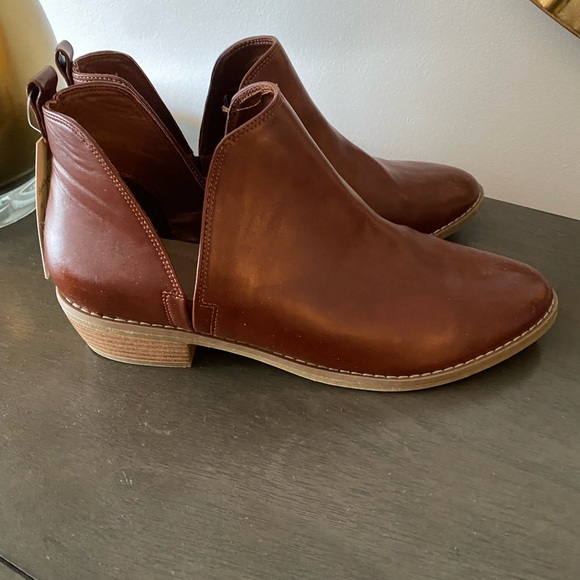 Universal Thread Women’s Brown Slip-on Ankle Booties - Sz 10 NEW - Picture 3 of 7